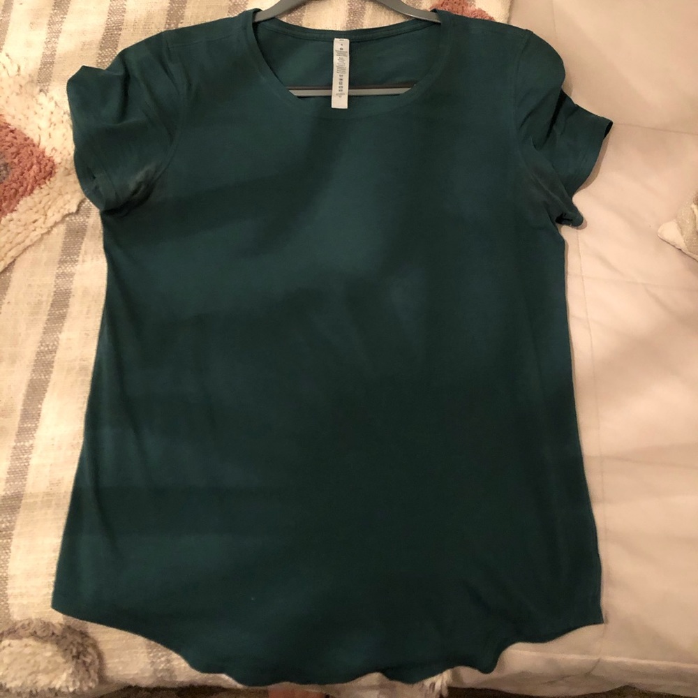 Lululemon crew neck shirt